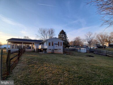 5915 Hanna Rd, Sykesville, MD 21784 - photo 2