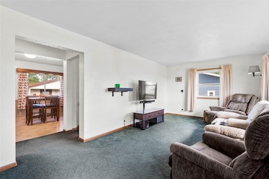 306 10th Ave, Hiawatha, IA 52233 - photo 5