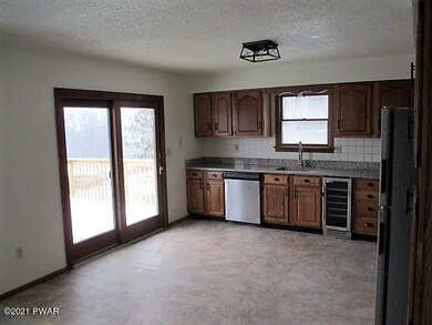 700 Stock Farm Rd, Lake Ariel, PA 18436 - photo 4