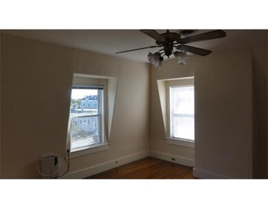 274 Washington St unit 3, Marblehead, MA 01945 - photo 2