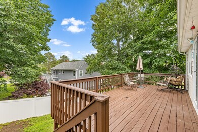 19 Sparhawk Cir, Stoneham, MA 02180 - photo 5