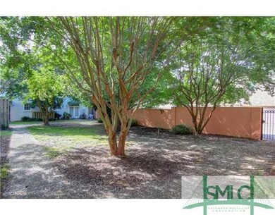 Yard/Garden. Courtyard