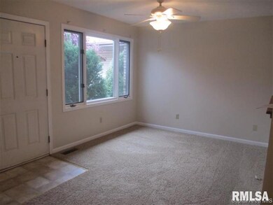 616 Westwinds Dr, Jacksonville, IL 62650 - photo 3