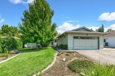 1238 Paulita Dr, Medford, OR 97504 - photo 2