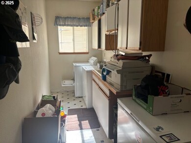 204 3rd St, La Grande, OR 97850 - photo 5