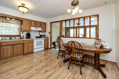 10101 Fairmount Rd, Louisville, KY 40291 - photo 7