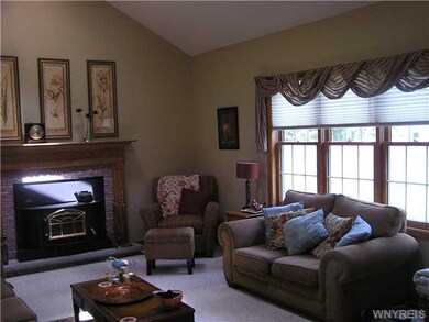 7365 Winbert Dr, North Tonawanda, NY 14120 - photo 3