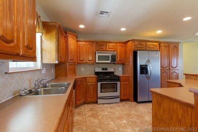 403 E Jean Pierre, Chouteau, OK 74337 - photo 7