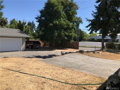 1047 S Macarthur St, Tacoma, WA 98465 - photo 4