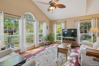 13621 Chinkapin Dr unit 6, Belleville, MI 48111 - photo 5