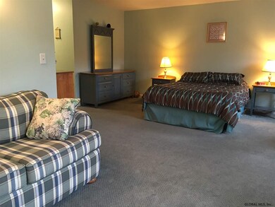 22 Dennis Dr, Clifton Park, NY 12065 - photo 4