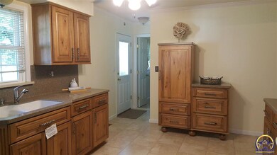 5750 SW Wanamaker Rd, Topeka, KS 66610 - photo 6