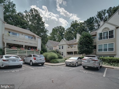 2233 Lovedale Ln unit I, Reston, VA 20191 - photo 5
