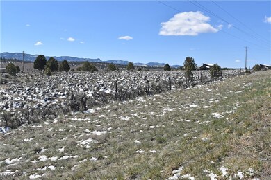 View of yard featuring a mountain view