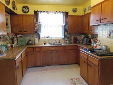 910 E 2nd St, Madison, IN 47250 - photo 5