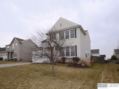 2411 Quartz Dr, Papillion, NE 68046 - photo 2
