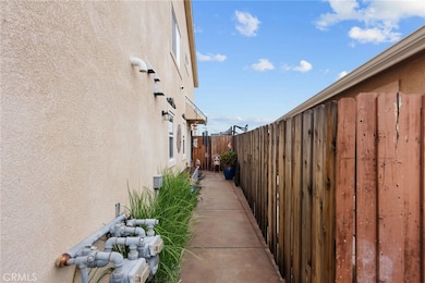 26146 Gravett Place, Santa Clarita, CA 91350 - photo 3