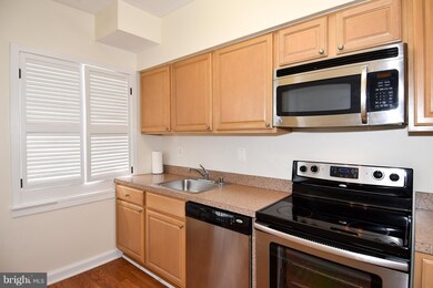 1365 Wisconsin Ave NW unit TOP FLOOR, Washington, DC 20007 - photo 7