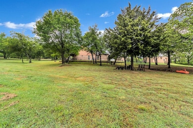 112 Maggie Lee Ct, Springtown, TX 76082 - photo 3