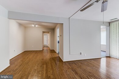 8729 Hayshed Ln unit 24, Columbia, MD 21045 - photo 5