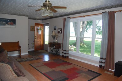 8155 Tarlton Rd, Circleville, OH 43113 - photo 4