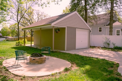Garage 2 and Pit 2