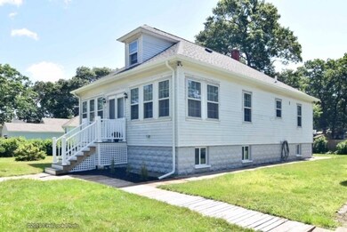 42 Burgess Dr, Warwick, RI 02886 - photo 3