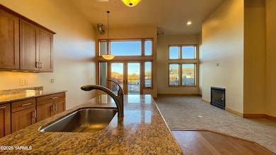 17 N 3rd St unit 303, Yakima, WA 98901 - photo 3