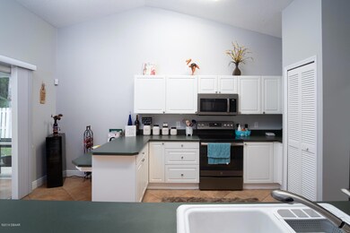 Light and Bright Kitchen