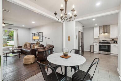 Charming dining area off kitchen