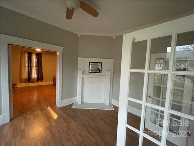 146 E Bell St, Statesville, NC 28677 - photo 4