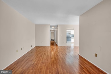 93 Gregory Ln, Franklin Park, NJ 08823 - photo 6