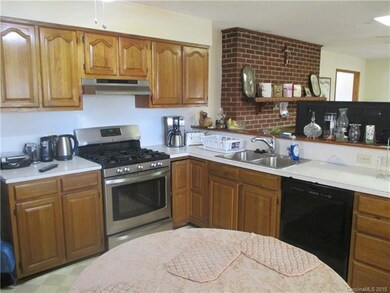 418 Dobson Rd, Statesville, NC 28677 - photo 7