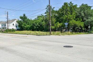 1734 Creek Dr, Houston, TX 77055 - photo 4