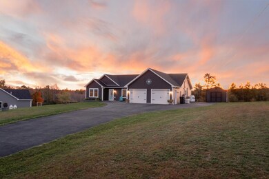 40 Knoll Crest Dr, Bangor, ME 04401 - photo 2