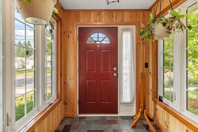 87 Farrington Pkwy, Burlington, VT 05408 - photo 2