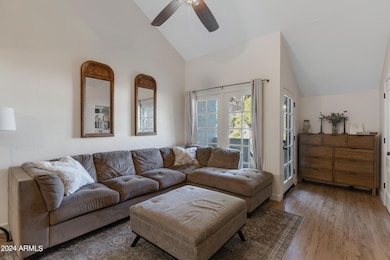 Entry/Living Room