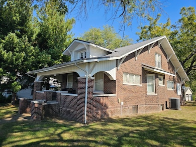 206 N Union St, West Salem, IL 62476 - photo 2