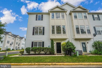 2529 Logan Wood Dr, Herndon, VA 20171 - photo 2