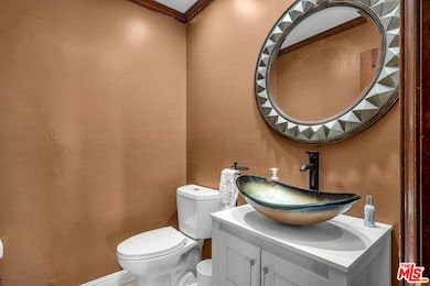 6024 Woodland View Dr, Woodland Hills, CA 91367 - photo 7