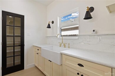 3310 Las Vistas Ln, Progreso Lakes, TX 78596 - photo 7