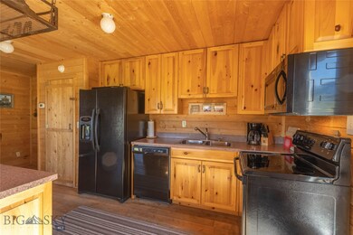 Kitchen Cabin A