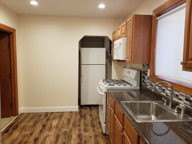 48 W School St unit 1st fl, West Springfield, MA 01089 - photo 2