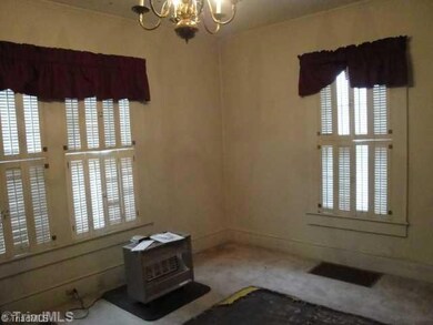 509 S Chatham Ave, Siler City, NC 27344 - photo 3