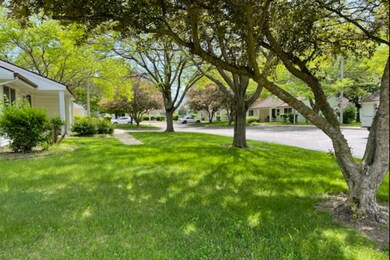 551 N Clarence Ave, Watseka, IL 60970 - photo 3