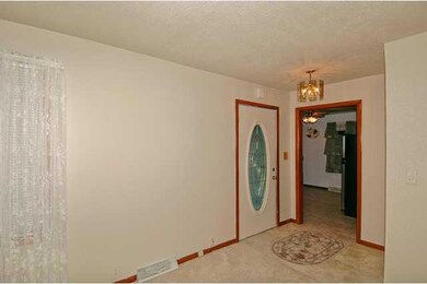 3260 NE 44th Ave, Des Moines, IA 50317 - photo 2