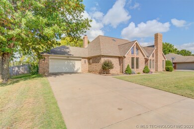 2632 Regency Rd, Bartlesville, OK 74006 - photo 2