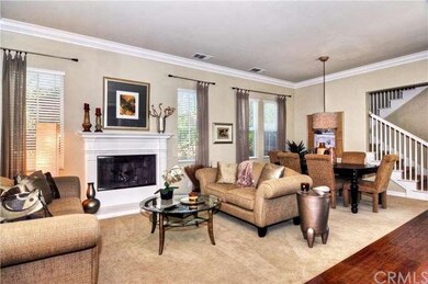 Formal living and dinning area. 