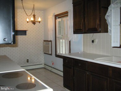 64 Wayne Ave, Tamaqua, PA 18252 - photo 5