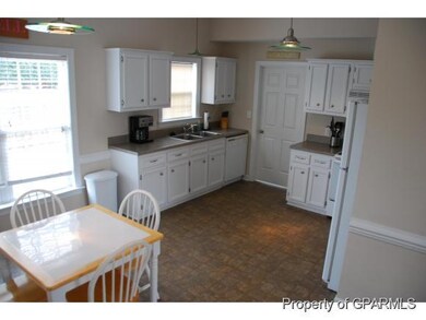 912 Penncross Dr, Greenville, NC 27834 - photo 4